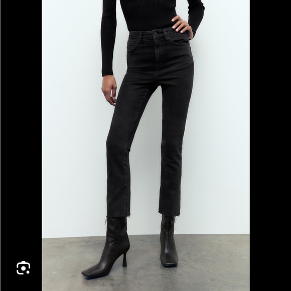 Zara Denim - ⭐️Zara Denim The Dreed Ankle Flares in Elvira Black Size 2 High Rise NWT Stretch